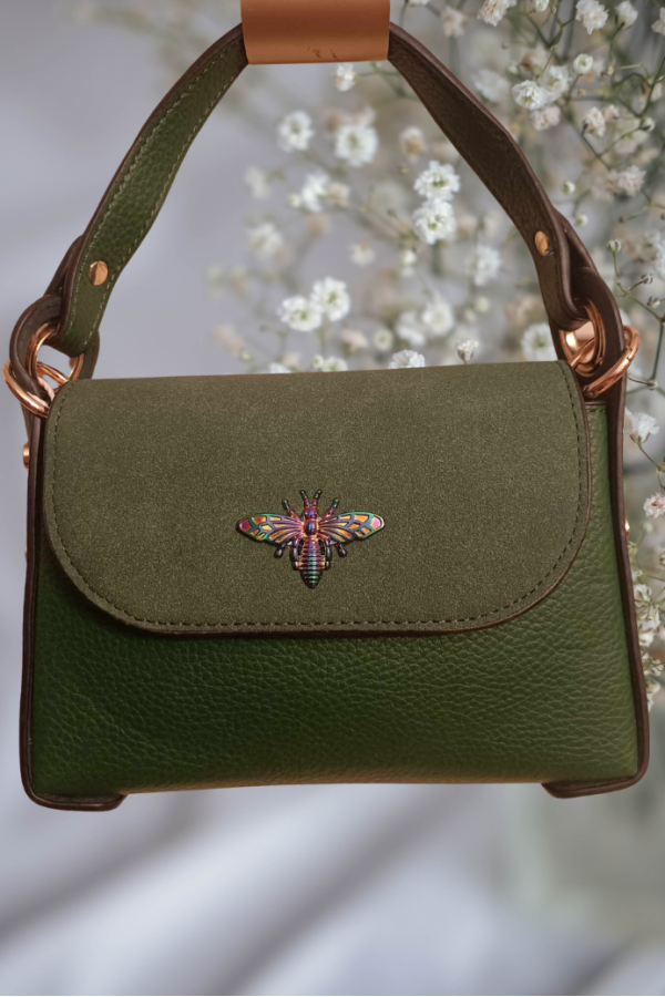Malá kabelka so včelou - zelená